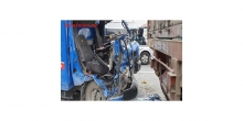 Hà Nội: Xe tải húc đuôi container, phụ xe tử vong, lái xe trọng thương
