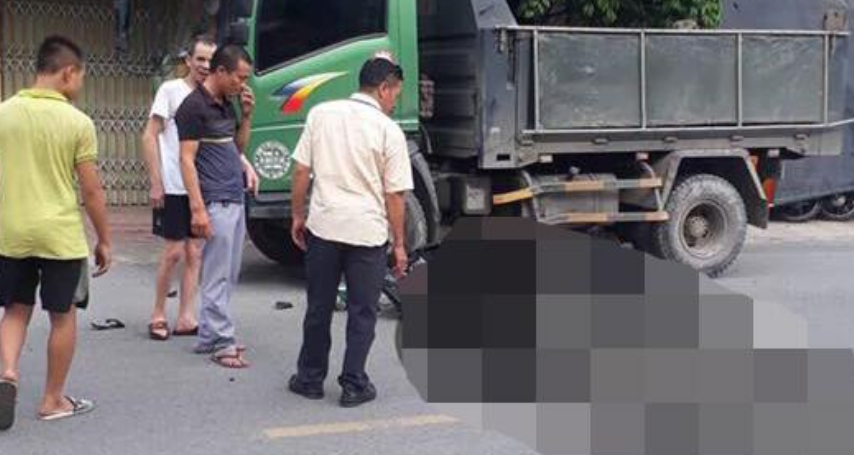 Hà Nội: Va chạm với xe tải nam thanh niên SamSung chết thảm