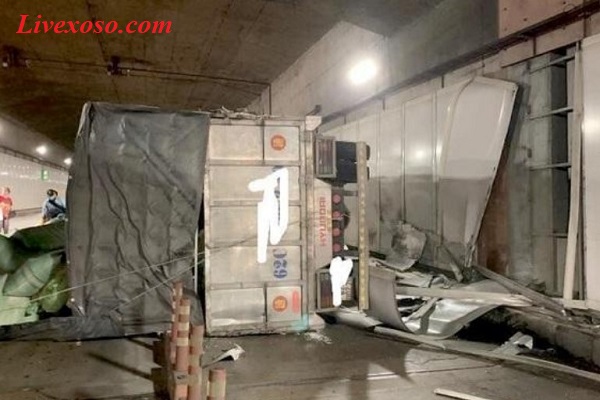 Xe tải đâm xe khách tại hầm Thủ Thiêm, phương tiện hư hại nặng