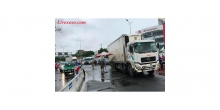 Đi vào điểm mù, một cụ bà bị cuốn vào gầm xe tải chết ngay tại chỗ