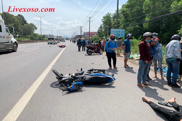 Va chạm xe máy hai nạn nhân bị thương rất nặng