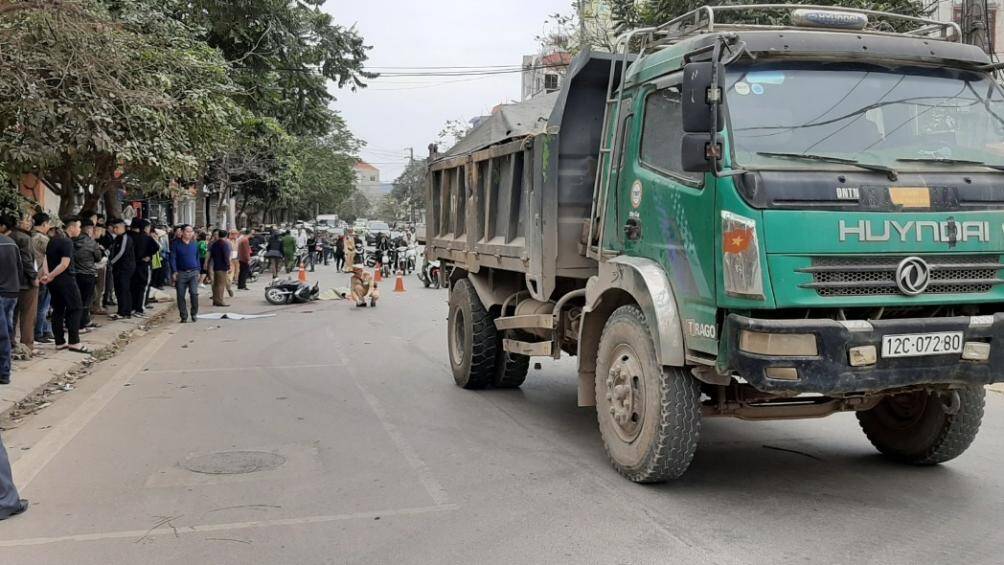 Lạng Sơn: Bất cẩn mở cửa xe ô tô khiến 1 người tử vong