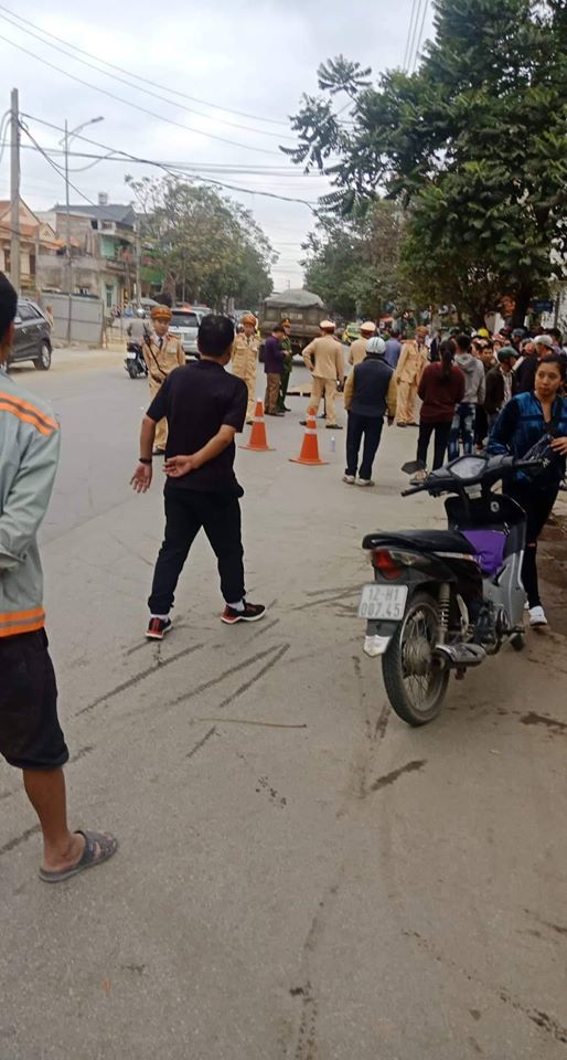 Lạng Sơn bất cẩn mở cửa xe khiến một người xe máy tử vong