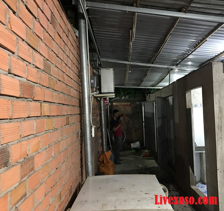 Hình ảnh hiện trường quán nhậu nơi nạn nhân bị truy sát tử vong