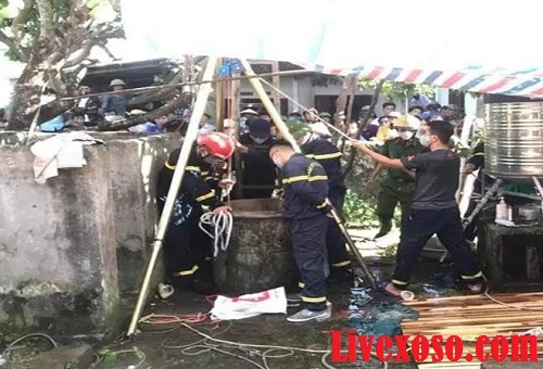 Lực lượng chức năng đang trục vớt thi thể 2 cha con