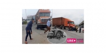 Bắc Giang: 2 nữ sinh đi xe đạp điện chết thảm dưới bánh xe container
