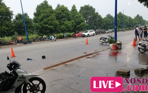 Vết máu tại hiện trường vụ truy sát khiến 1 người tử vong, 1 người trọng thương
